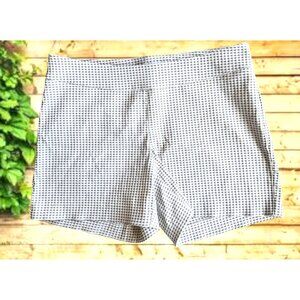 Margaret M Slimming  Shorts 1X  Beige Off White Comfort Cruise Canada Vacation